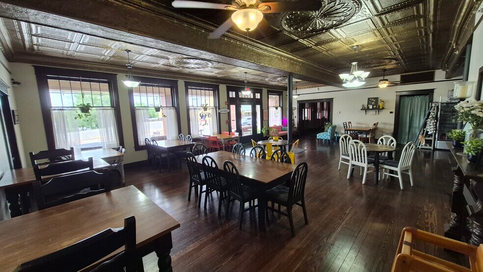 More Photos Of 139 W Peoria St, Paola Apartments For Lease