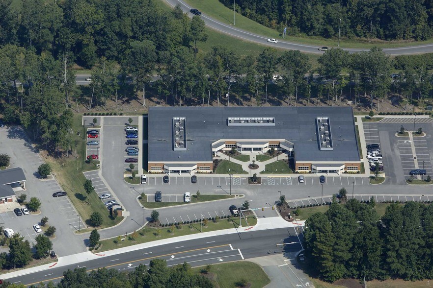 More Photos Of 41 Old Oyster Point Rd, Newport News Office For Sale