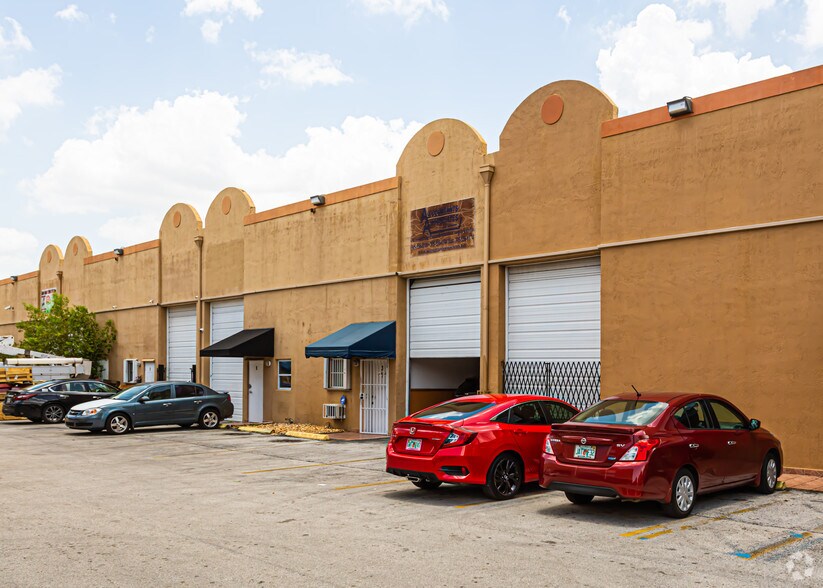 More Photos Of 1723-1745 W 37th St, Hialeah Showroom For Sale