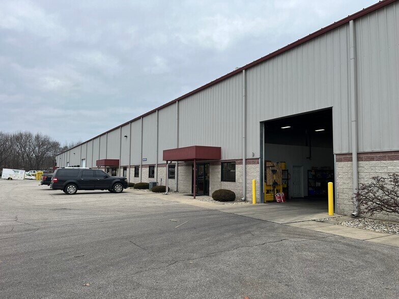More Photos Of 4800 Beck Dr, Elkhart Manufacturing For Sale
