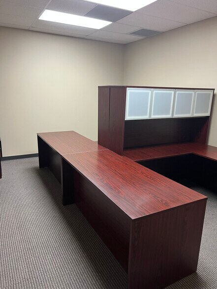 More Photos Of 1125 W Park One Dr, Sugar Land Warehouse For Sale
