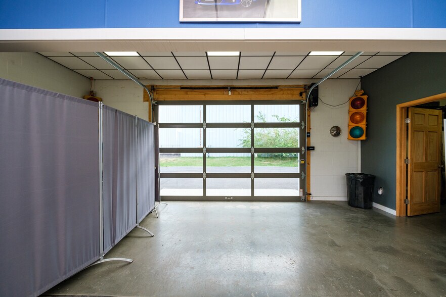 More Photos Of 3251 S Main St, Harrisonburg Auto Dealership For Sale