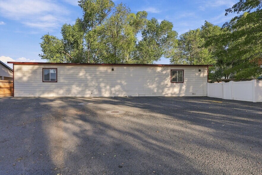More Photos Of 1671 US Highway 395 N, Minden Office For Sale