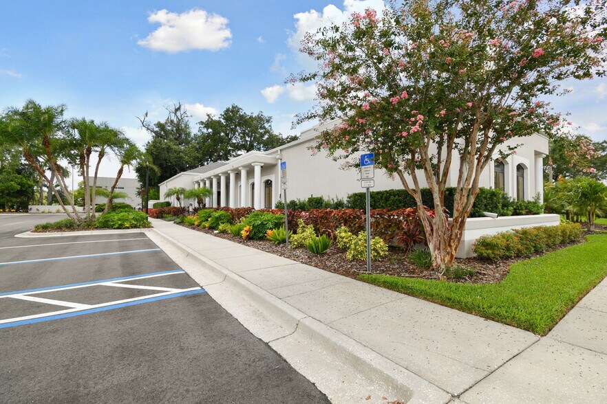 More Photos Of 15436 N Florida Ave, Tampa Unknown For Lease