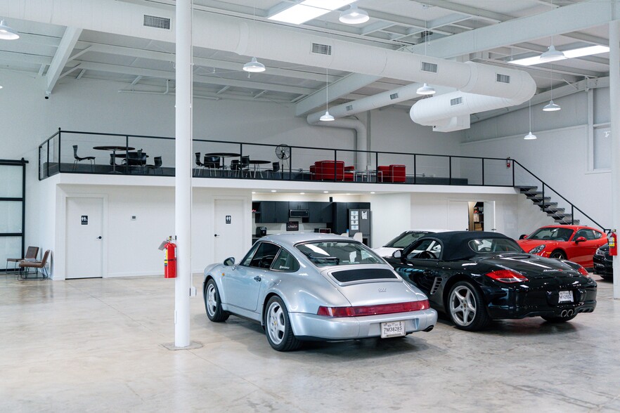 More Photos Of 4715 Iberia Ave, Dallas Industrial For Sale