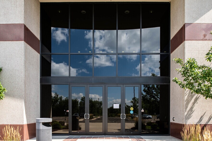 More Photos Of 313 Blettner Blvd, Madison Office For Lease