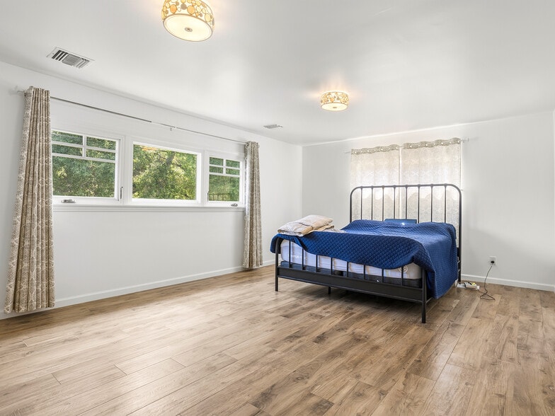 More Photos Of 7580 McGroarty Ter, Tujunga Apartments For Sale