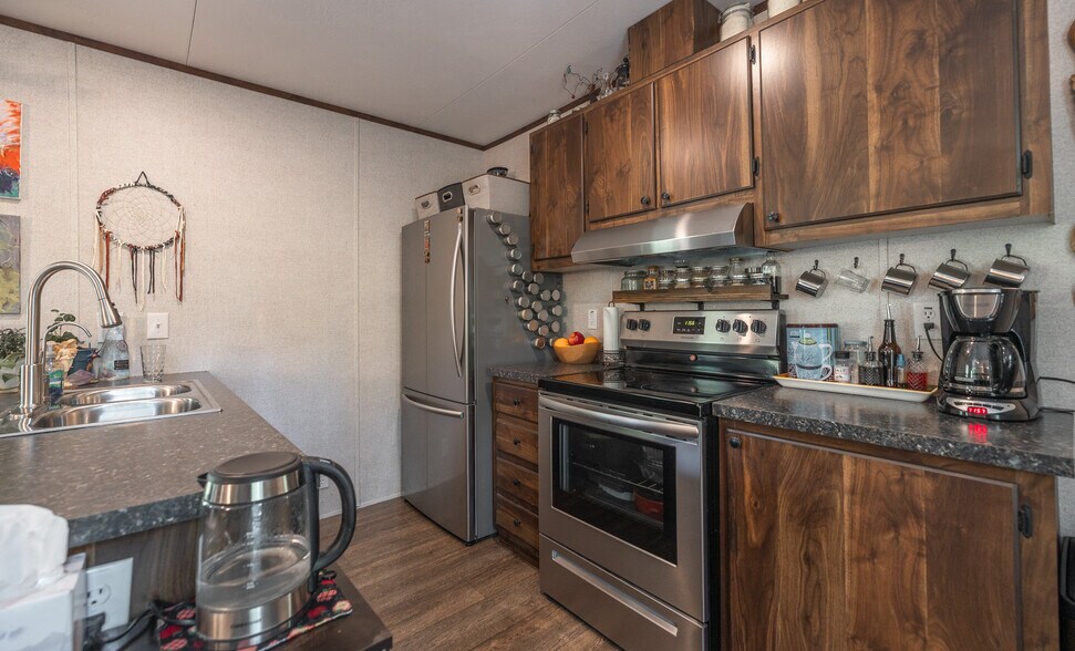 More Photos Of 11726 Highway K, Jadwin Hotel For Sale