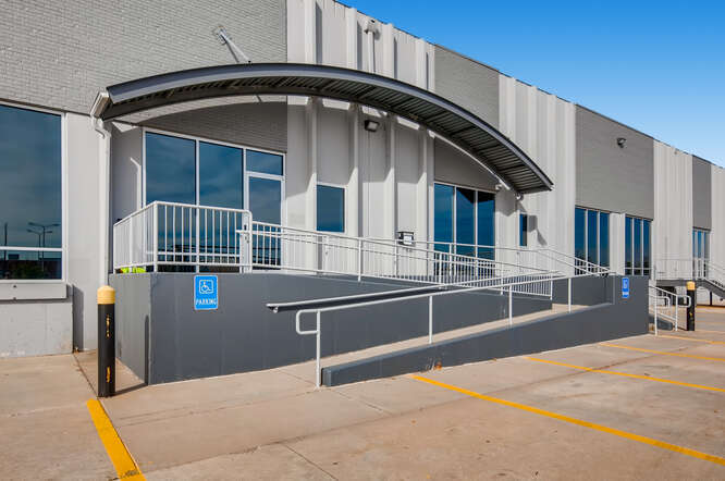 More Photos Of 4721 Ironton St, Denver Warehouse For Lease