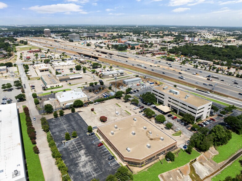More Photos Of 689 Airport Fwy, Hurst Office For Lease