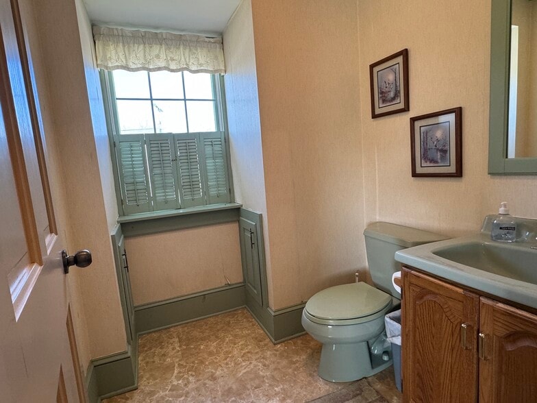 More Photos Of 169 Old Zion Rd, North East Office Residential For Sale