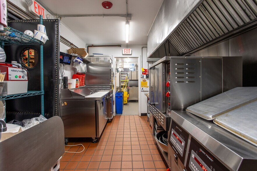 More Photos Of 264 Hillsdale Rd, Egremont Sports And Entertainment For Sale