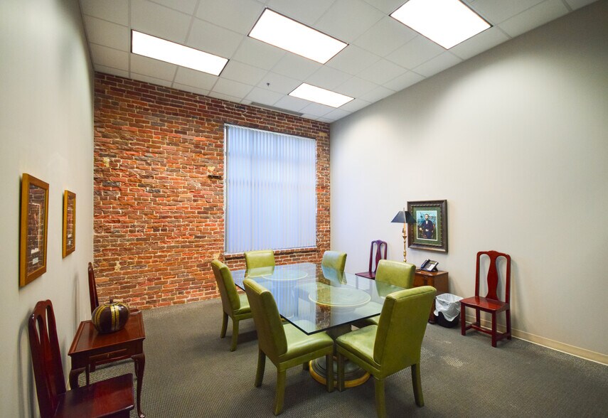 More Photos Of 1001 La Harpe Blvd, Little Rock Office For Sale