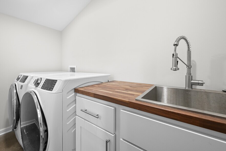 More Photos Of 3025 County Road Q, Nelsonville Specialty For Sale