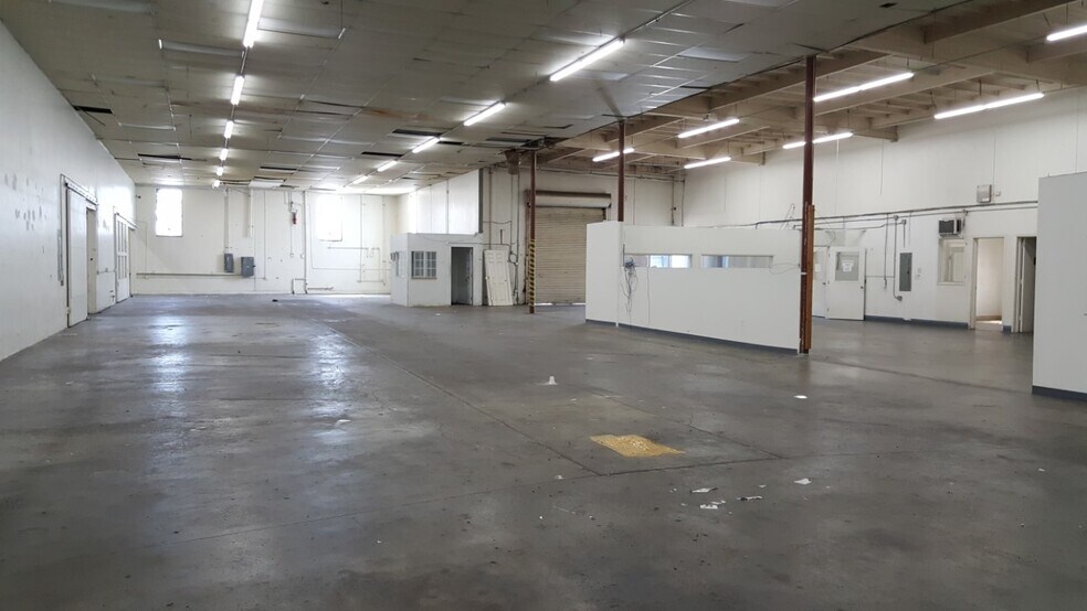 More Photos Of 516 E Jefferson Blvd, Los Angeles Warehouse For Sale
