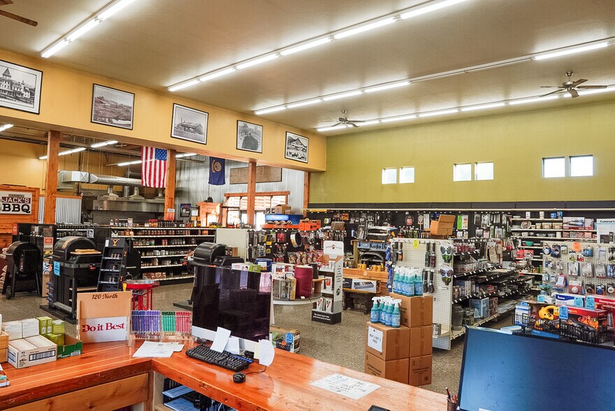 More Photos Of 50 N 2nd E, Soda Springs Convenience Store For Sale