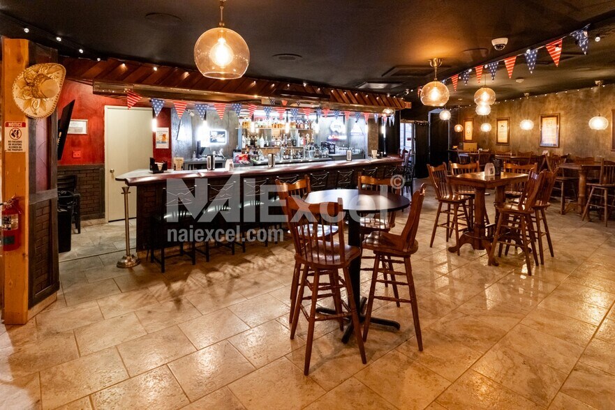 More Photos Of 287 N Lake Powell Blvd, Page Hotel For Sale