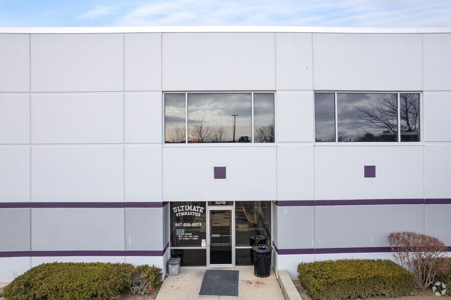 More Photos Of 1018 Tri-State Pky, Gurnee Warehouse For Lease
