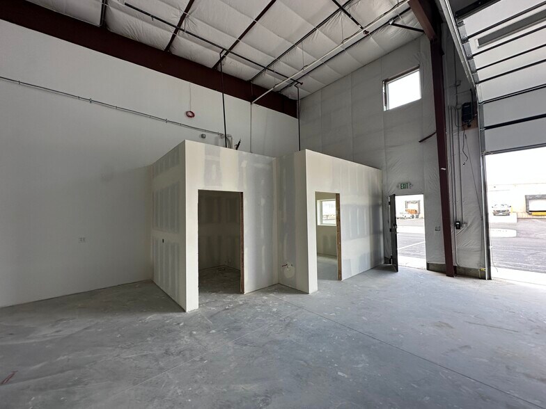 More Photos Of 3015 W Directors Row, Salt Lake City Flex For Sale