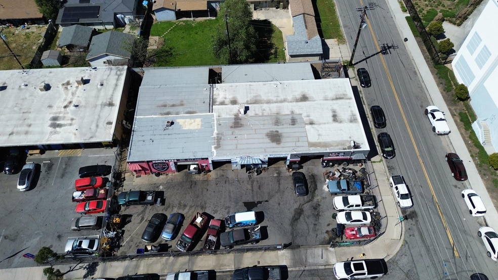 More Photos Of 2376-2396 Cabrera Ave, San Bernardino Service For Sale