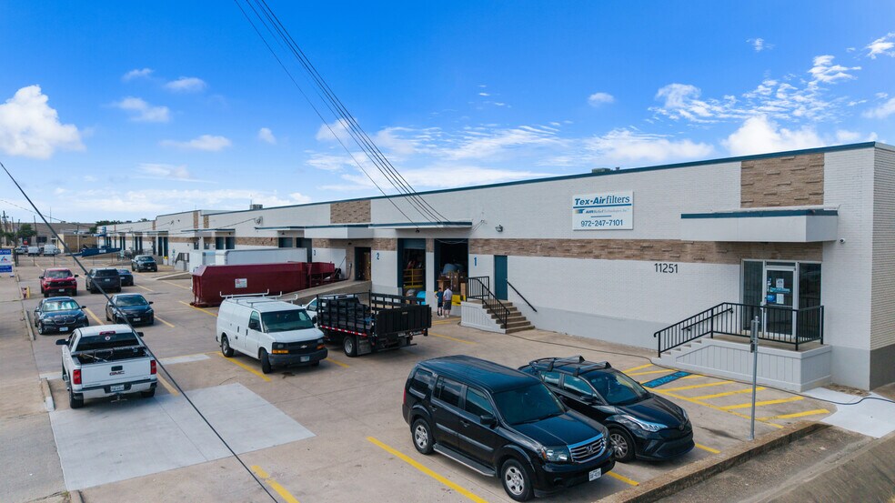 More Photos Of 11233-11251 Leo Ln, Dallas Warehouse For Lease