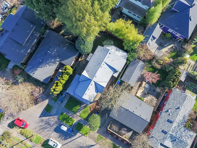 More Photos Of 1414 SE Lambert St, Portland Apartments For Sale