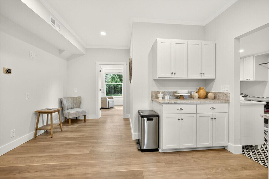 More Photos Of 111 Cedar St, Rogue River Office Residential For Sale