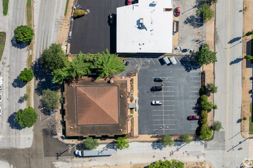 More Photos Of 1525 S Broadway, Saint Louis Office Residential For Sale