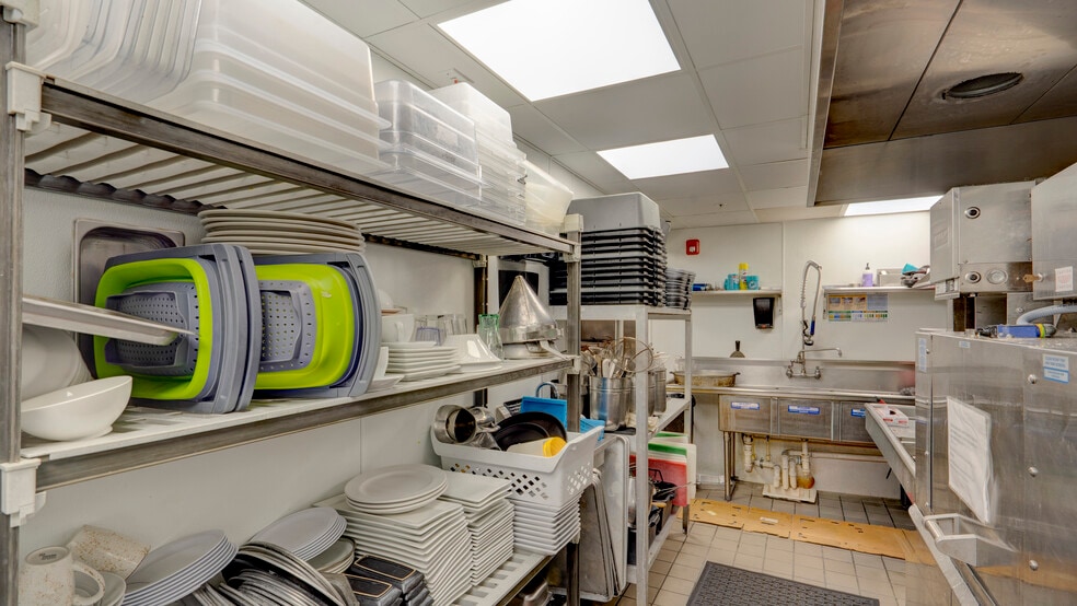 More Photos Of Restaurant, Miami Freestanding For Lease