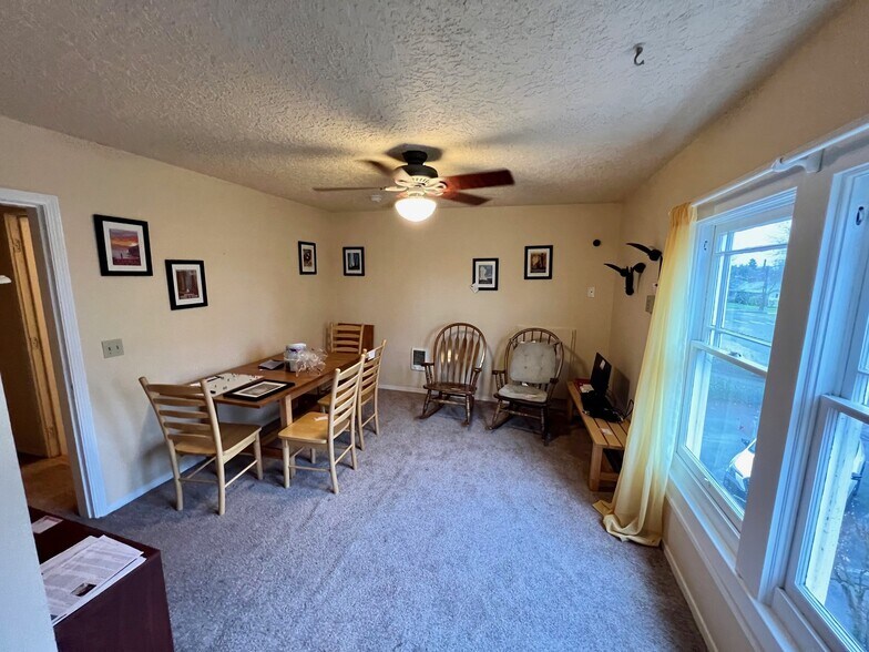 More Photos Of 252 NW 4th Ave, Canby Office For Sale