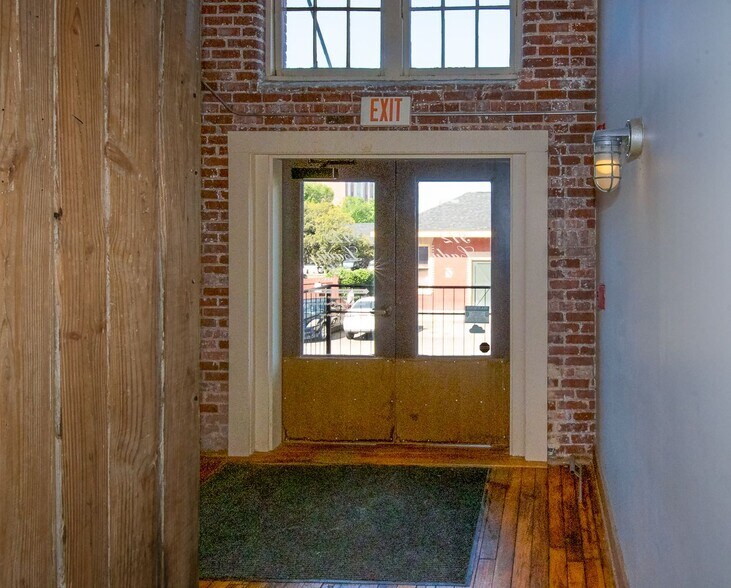 More Photos Of 912 Lady St, Columbia Office For Sale