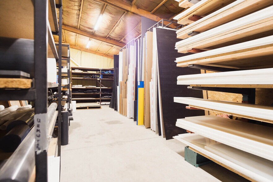 More Photos Of 2002 Fruitvale Blvd, Yakima Warehouse For Sale