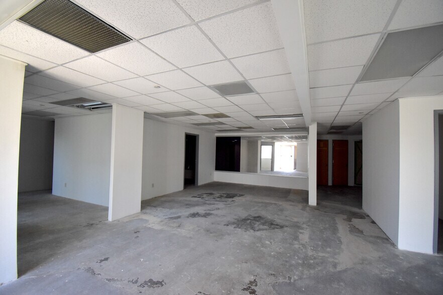 More Photos Of 775 Park Ave, Huntington Medical For Sale