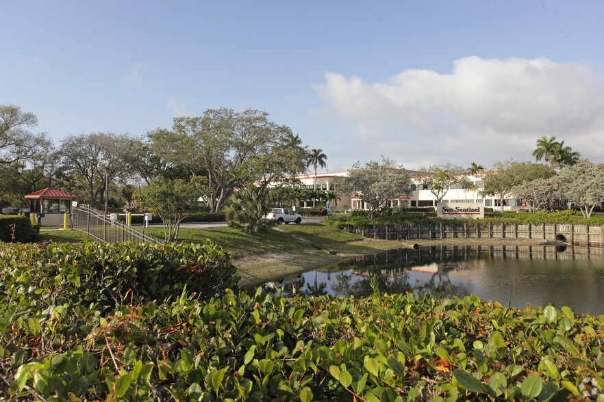 More Photos Of 333 SW 12th Ave, Deerfield Beach Light Distribution For Lease