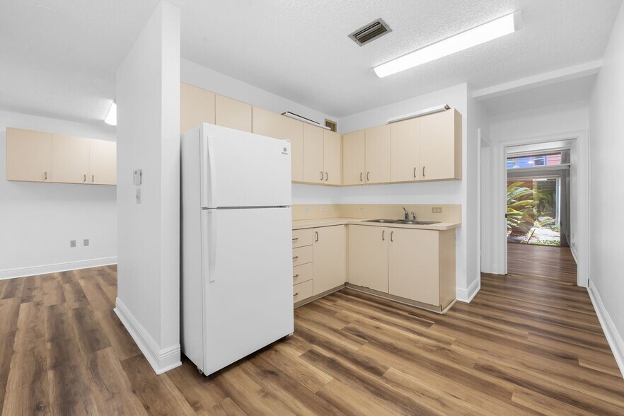 More Photos Of 100 SE 15th Ave, Fort Lauderdale Medical For Lease
