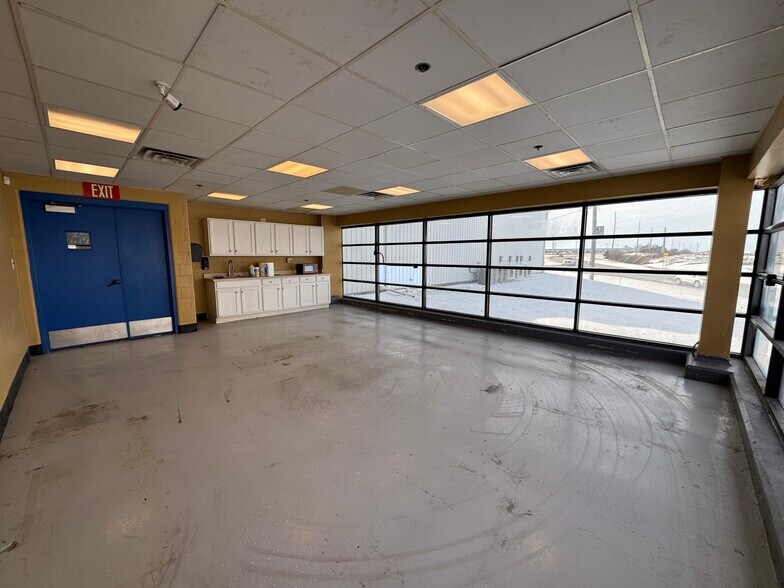 More Photos Of 2221 W College Ave, Normal Warehouse For Sale