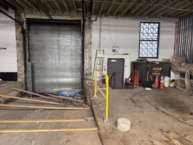 More Photos Of 315 Jackson Ave, Bronx Warehouse For Lease