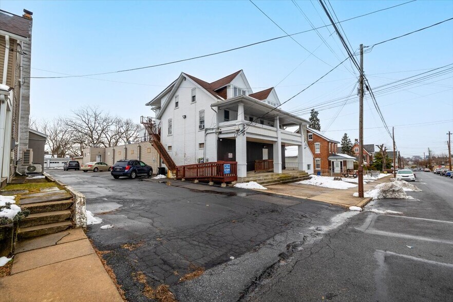 More Photos Of 2312 S 5th St, Allentown Self Storage For Sale