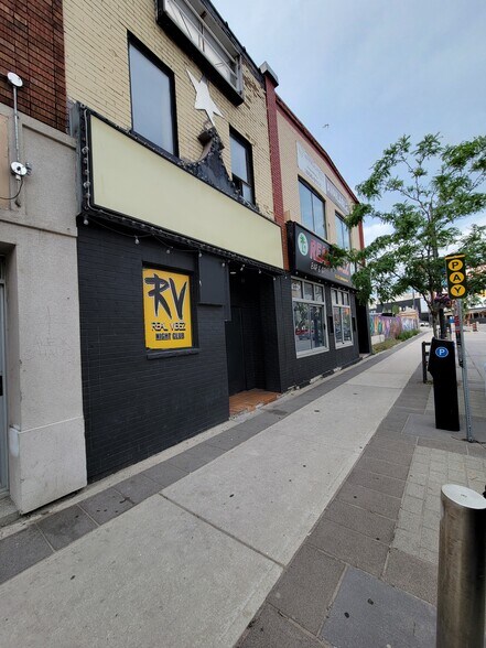 More Photos Of 18-22 Dunlop St W, Barrie Storefront For Lease