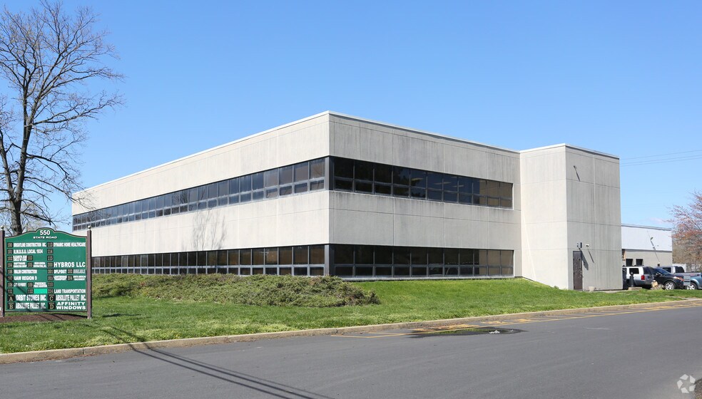 More Photos Of 550 State Rd, Bensalem Light Distribution For Lease
