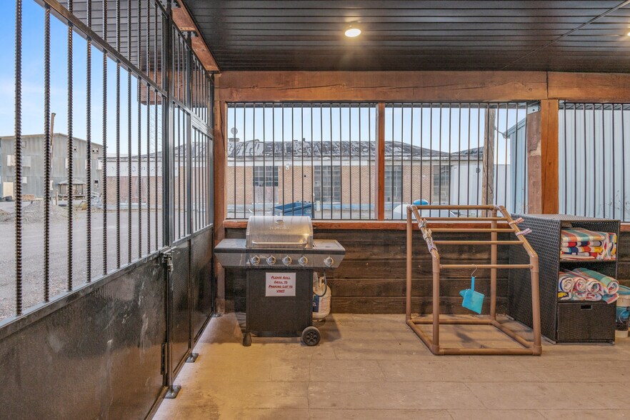 More Photos Of 417 Main St, Ashton Specialty For Sale