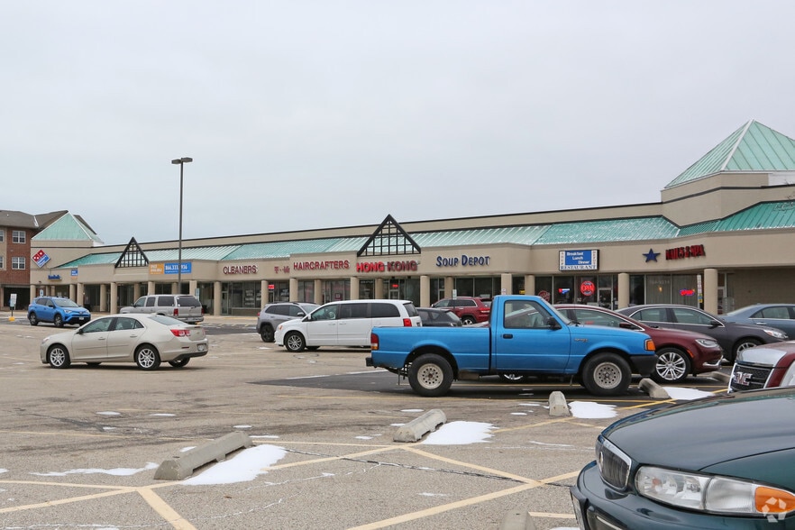 More Photos Of 2705-2811 18th St, Kenosha Storefront For Lease