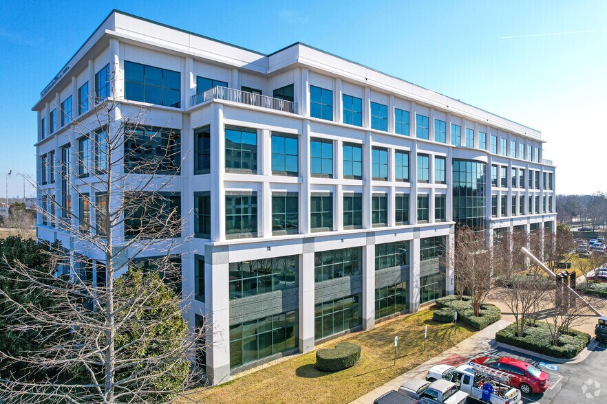 More Photos Of 3700 Arco Corporate Dr, Charlotte Office For Lease