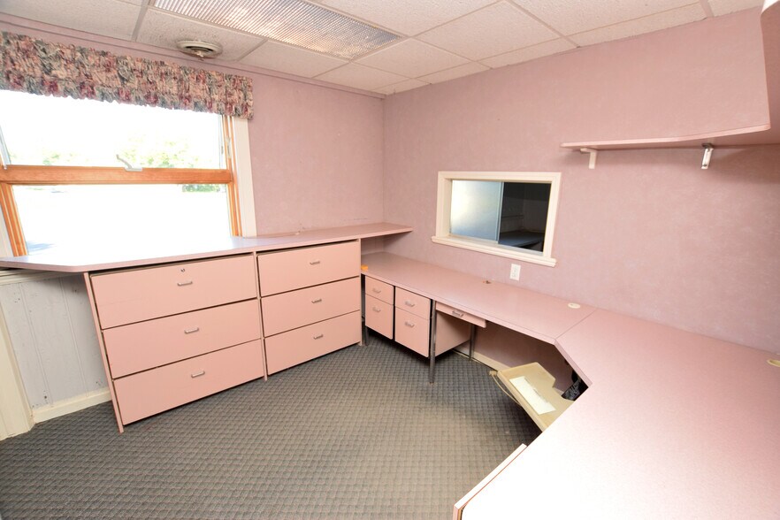 More Photos Of 320 E Grand Blanc Rd, Grand Blanc Office For Lease