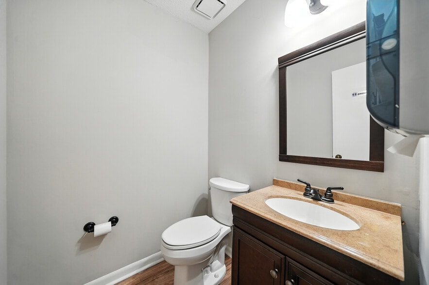 More Photos Of 11285 Elkins Rd, Roswell Office Residential For Sale