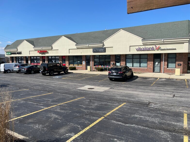 More Photos Of 11120-11140 W 179th St, Orland Park Storefront For Sale