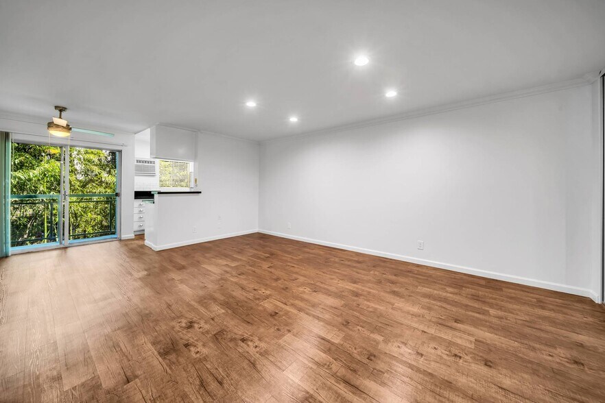 More Photos Of 1320 N Sycamore Ave, Los Angeles Apartments For Sale