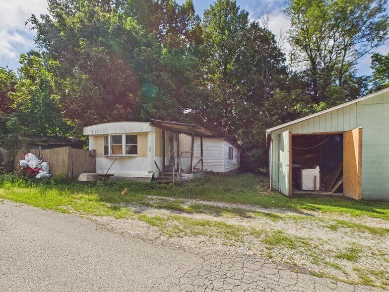 More Photos Of 175 3rd St, Louisa Storefront Retail Residential For Sale