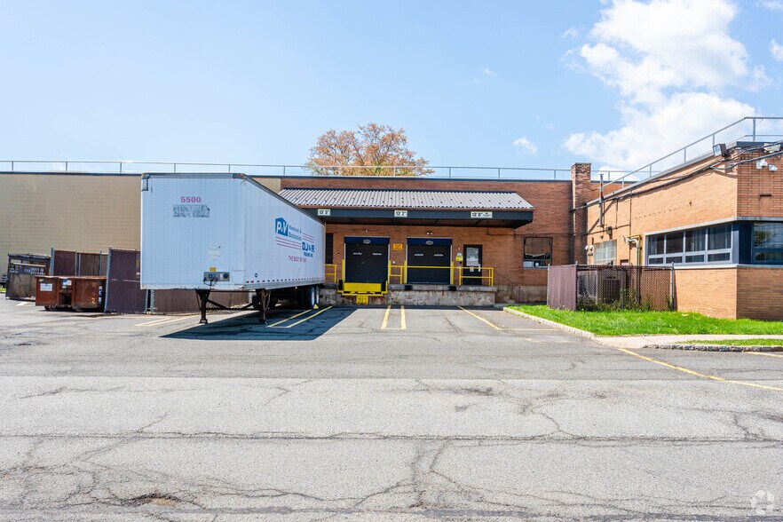 More Photos Of 133 Terminal Ave, Clark Flex For Lease