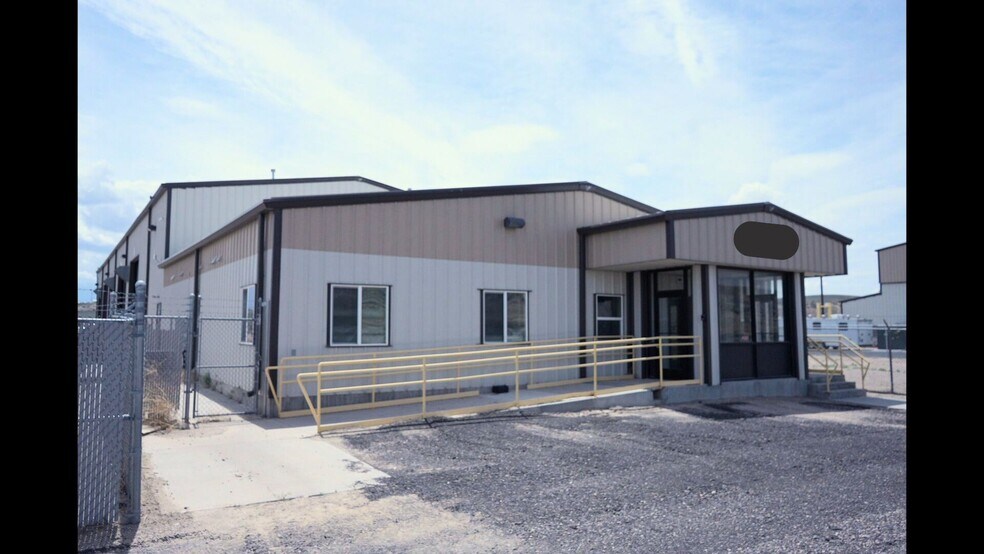 More Photos Of 45 Lagoon Rd, Rock Springs Warehouse For Lease